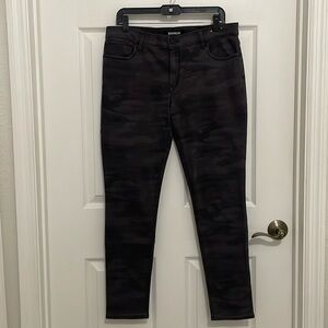 Express women’s army print midrise denim leggings